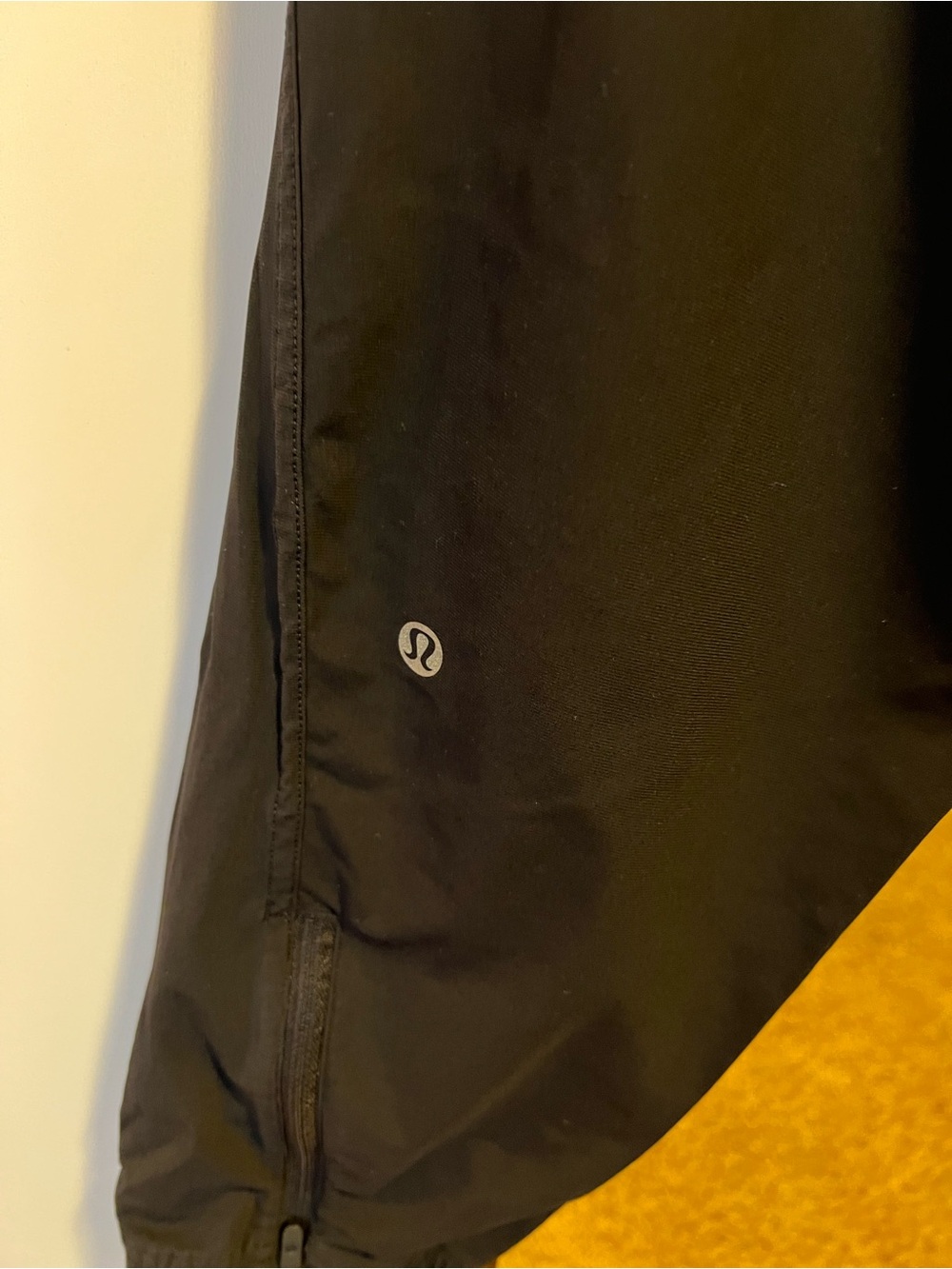 Women’s Lululemon Black Lightweight Jogger Pants - Picture 3 of 4